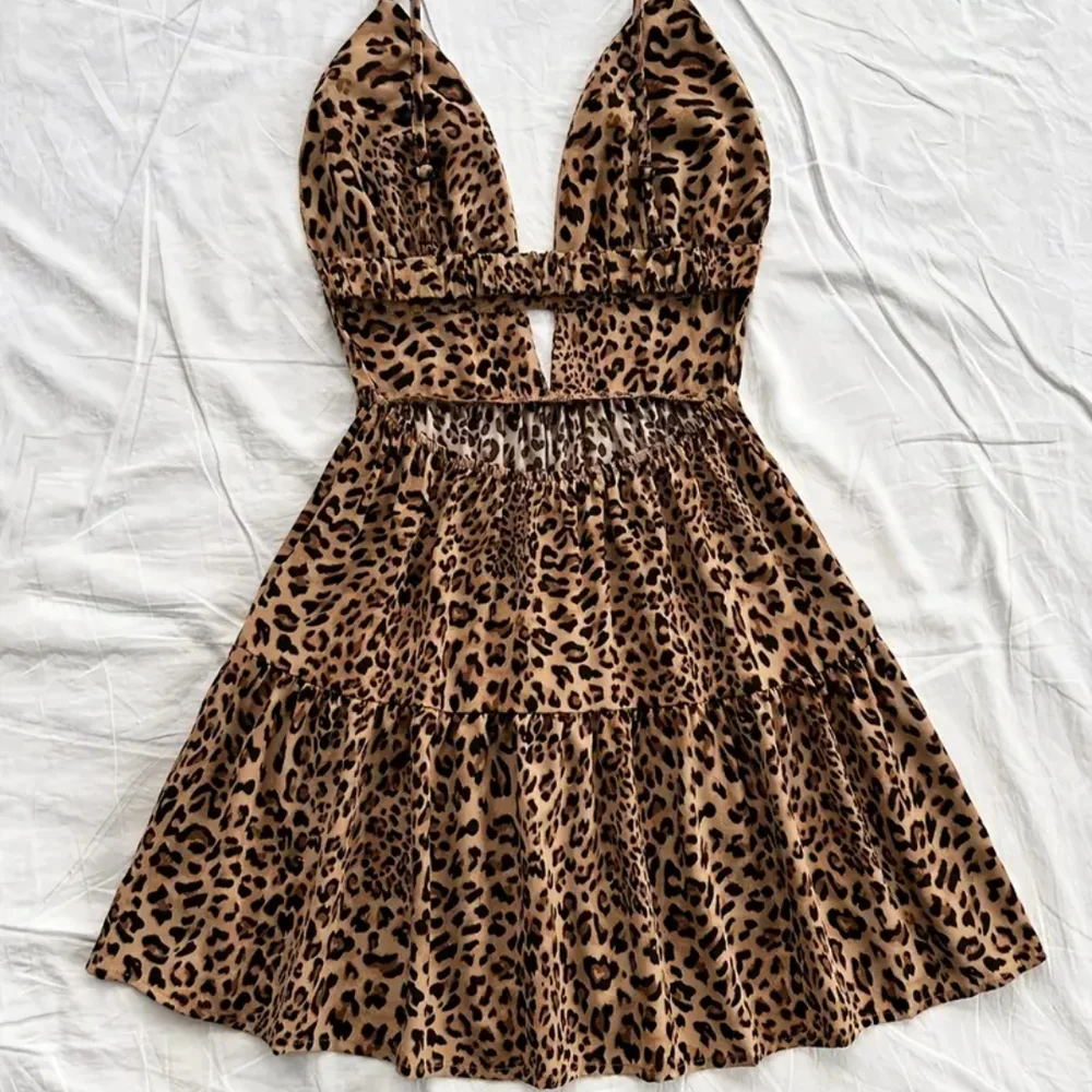Brown and Black Plunge Neck Sleeveless Dress - Picture 2 of 2